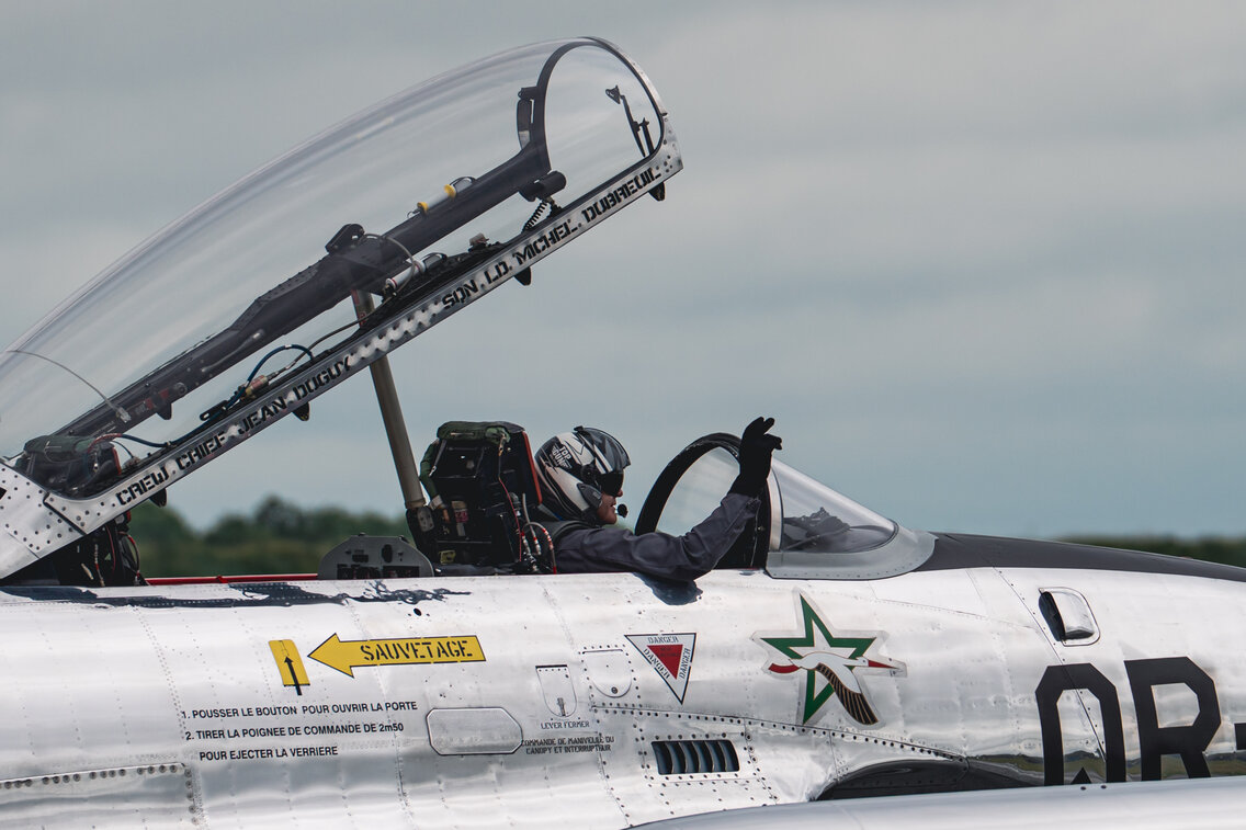 F-16 display pass
